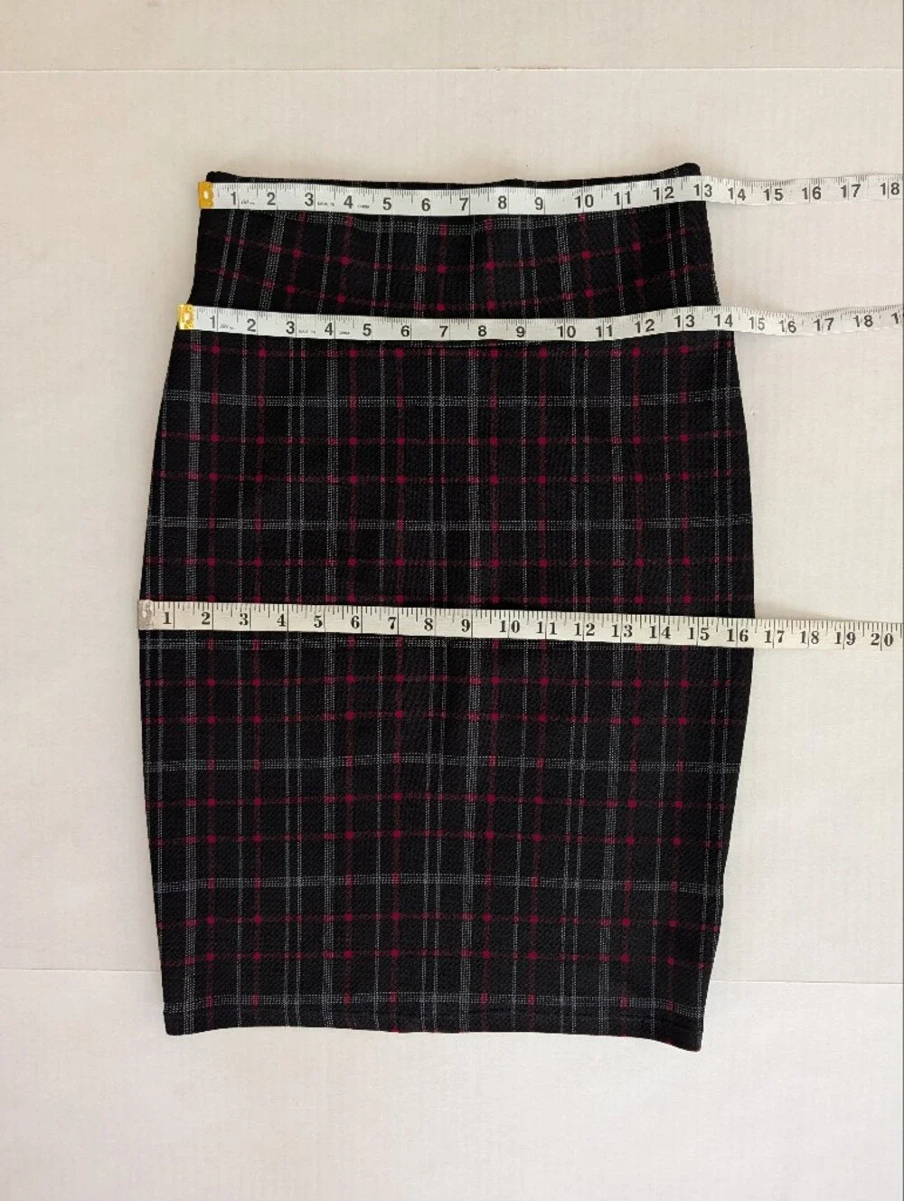 LuLaRoe Cassie Pencil Skirt Plaid Grid Knit Pull On Style XS Black Red White